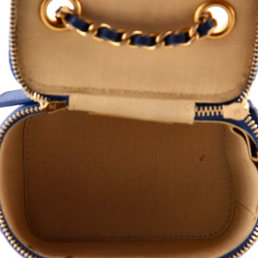 Chanel Pearl Crush Vanity Case With #210562C38B - Picture 5 of 7
